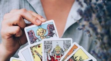 4 MENTIRAS SOBRE O TAROT