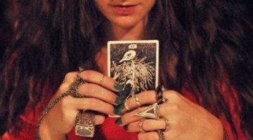 4 MOMENTOS DA SUA VIDA QUE O TAROT PODE TE AJUDAR